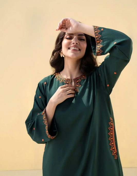 Jade – Elegant 2-Piece Embroidered Ensemble